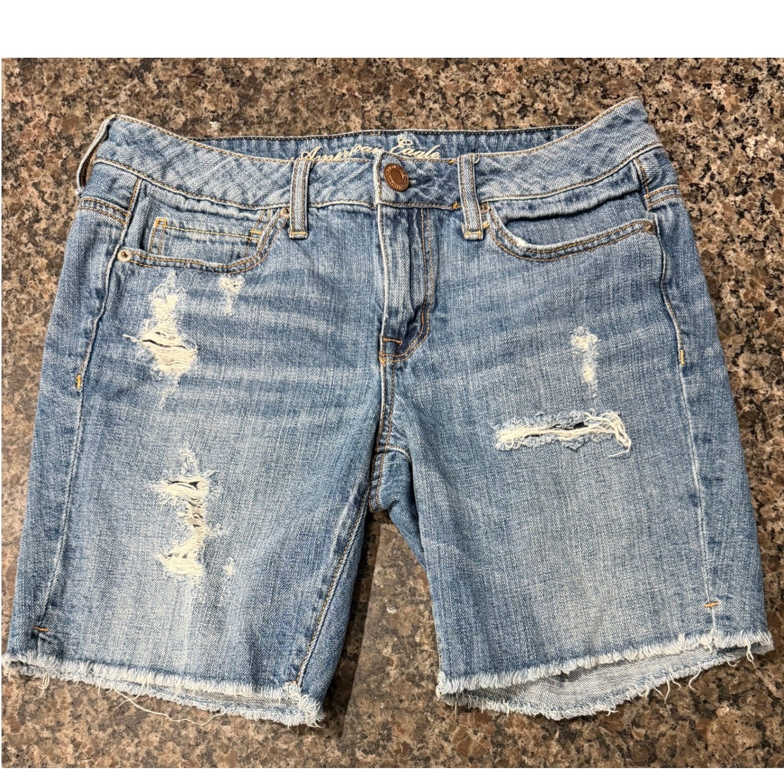 American Eagle Distressed Denim Midi Shorts Blue Frayed Hem Size 2 100% Cotton